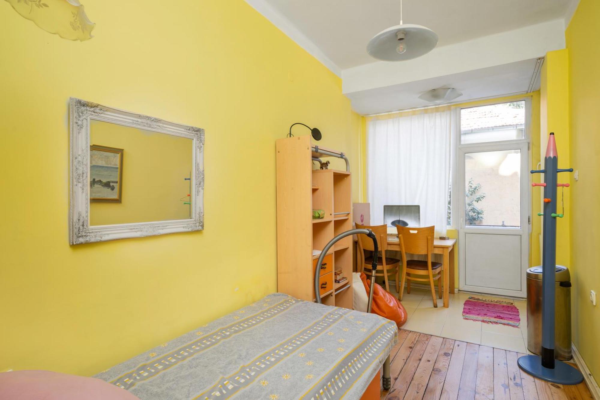 Sofia's 1bd Colourful Getaway Near Ndk * סופיה