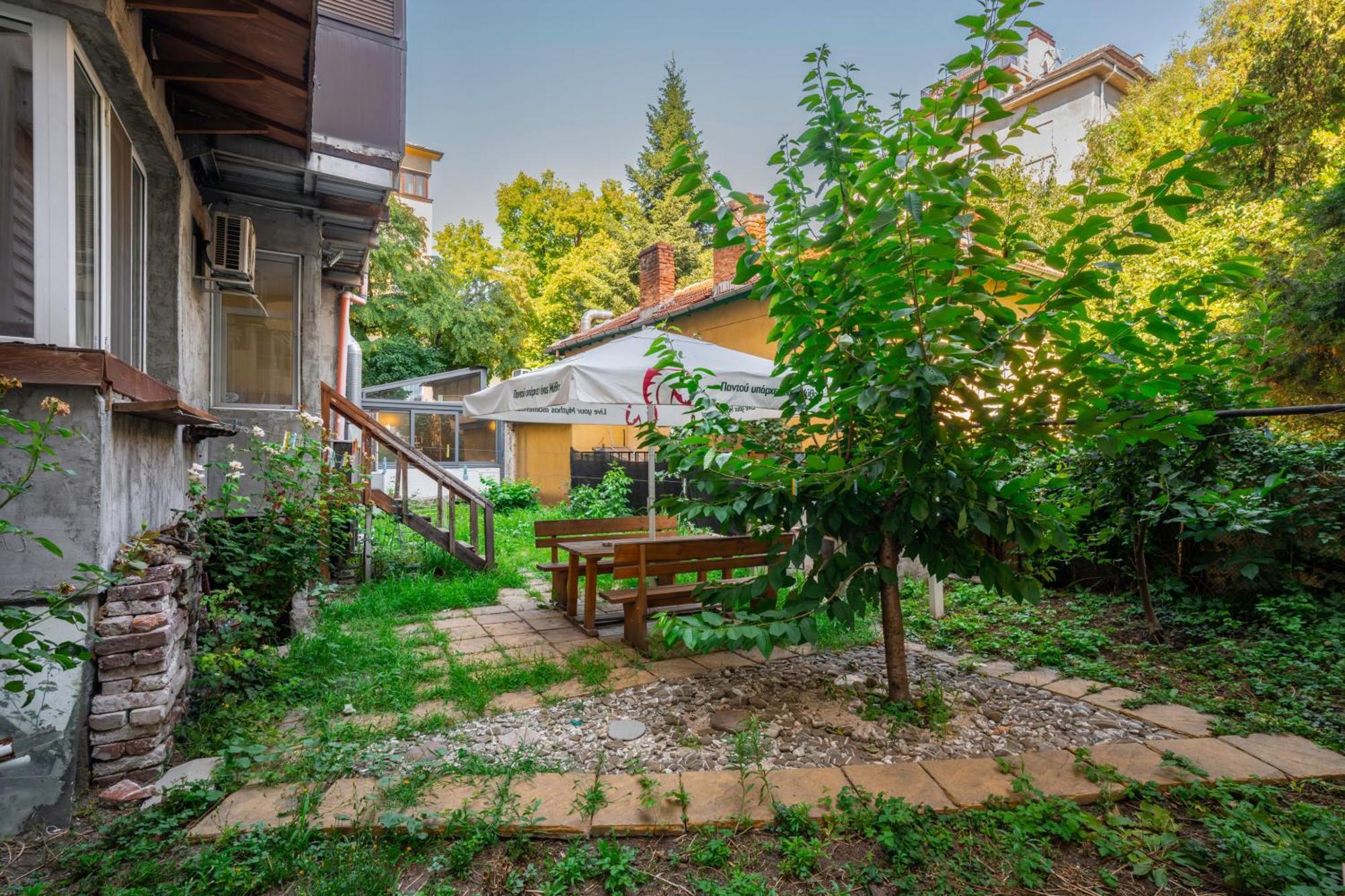 Sofia's 1bd Colourful Getaway Near Ndk סופיה