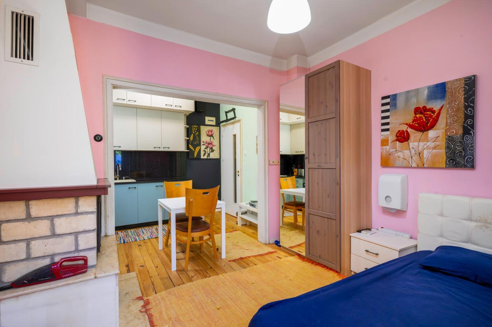 דירה Sofia's 1bd Colourful Getaway Near Ndk